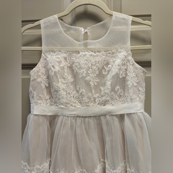 David's Bridal Banded Lace Illusion Formal Girls Dress/Gown Size 12 - Picture 6 of 17